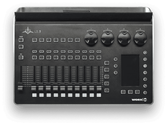 Hovedbilde 8 DMX universes with physical controls.